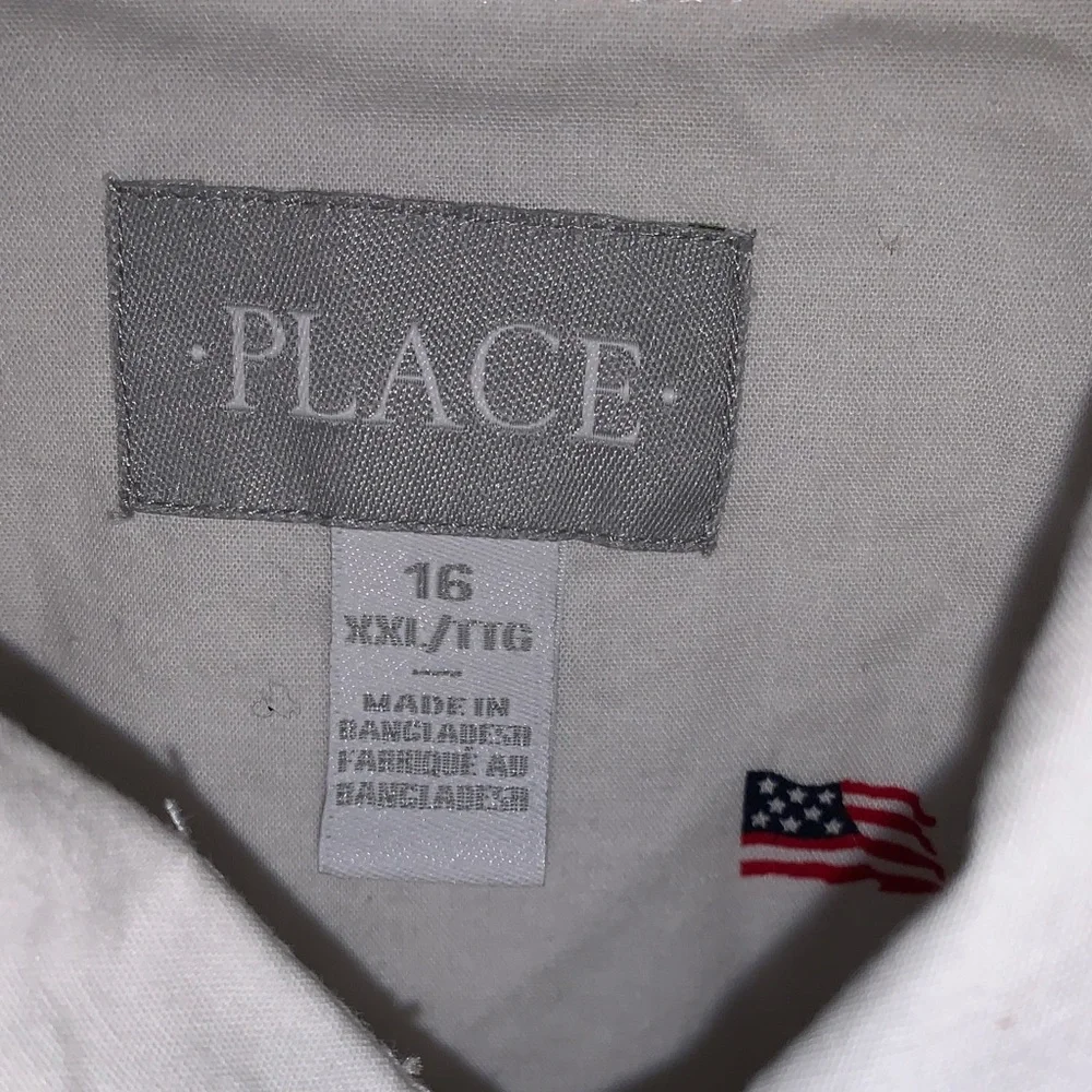 Boys/The Children's Place White Short-Sleeve Button-Up Shirt with Flag Print - Picture 2 of 3